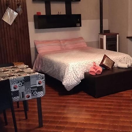 Le Chat Riant 菲尼斯 外观 照片